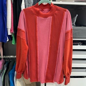 Boutique raw edge thick top Oversized M